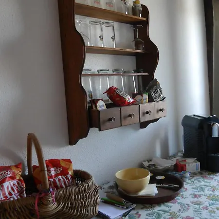 & Cafe Schlupfwinkel בית הארחה