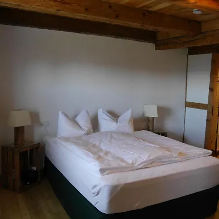 Pension&café Schlupfwinkel Maison d'hôtes 3*