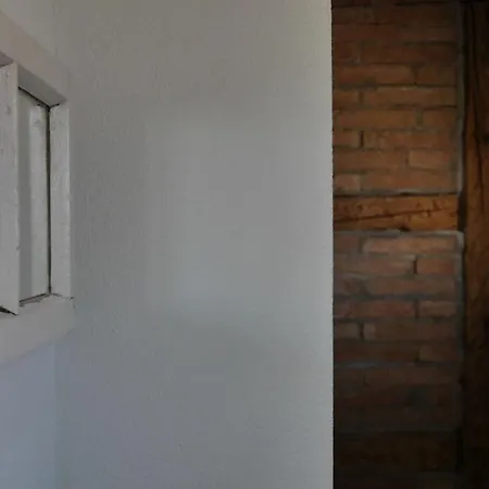 & Cafe Schlupfwinkel בית הארחה