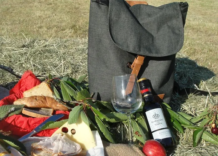 & Cafe Schlupfwinkel